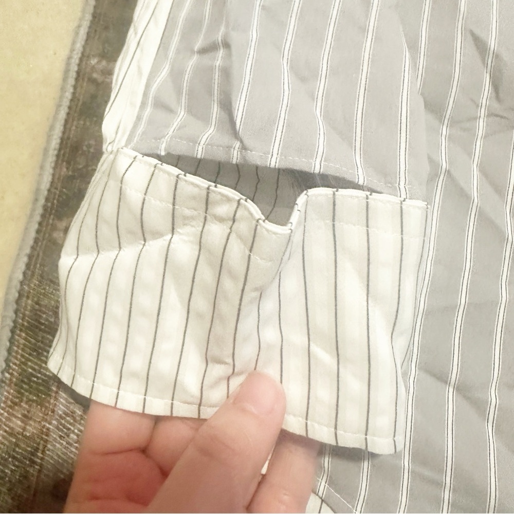 NWT Zara• Women’s oversized great & white striped  button down size medium - Picture 6 of 10
